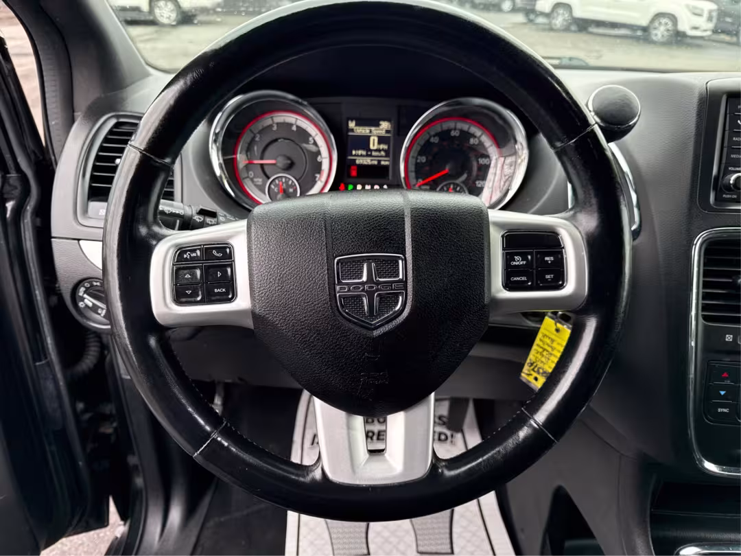 2019 Dodge Grand Caravan - 2C4RDGEG6KR694230 - Image #17