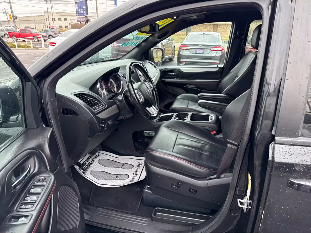 2019 Dodge Grand Caravan - 2C4RDGEG6KR694230 - Image #10