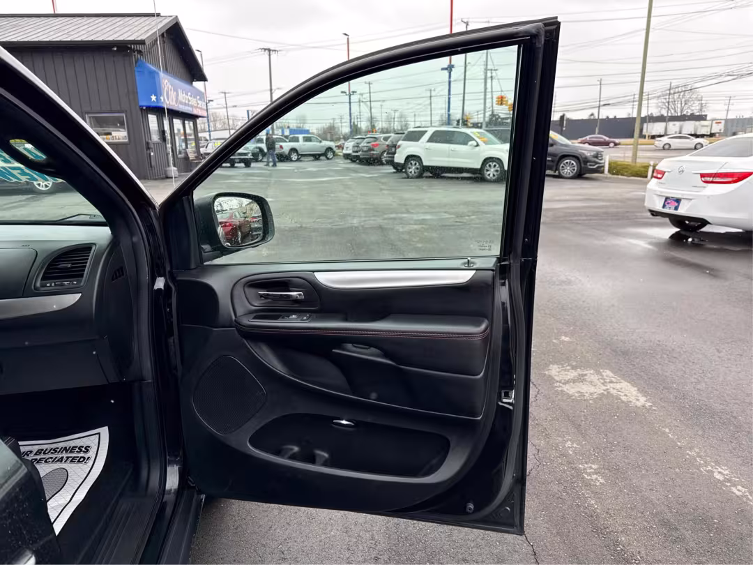 2019 Dodge Grand Caravan - 2C4RDGEG6KR694230 - Image #21