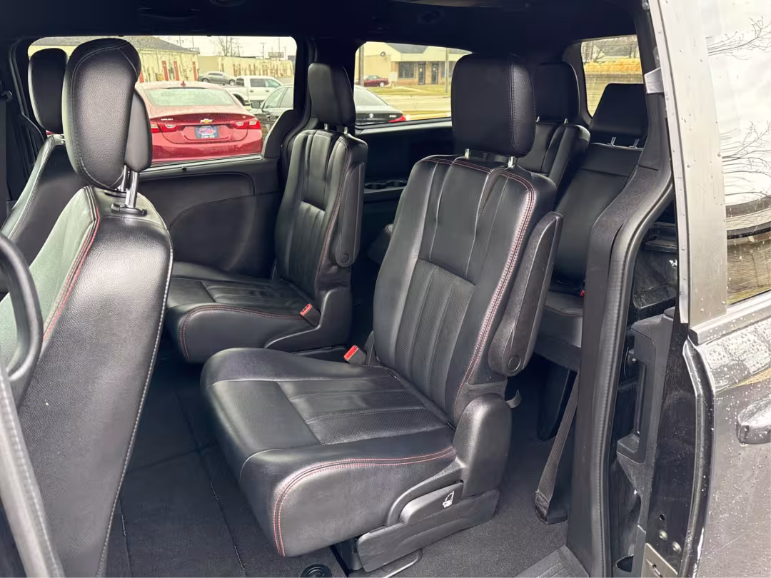 2019 Dodge Grand Caravan - 2C4RDGEG6KR694230 - Image #11