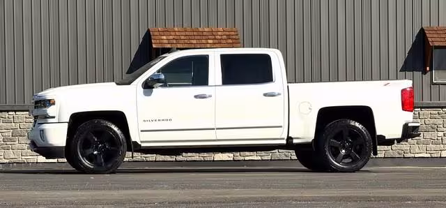 2017 Chevrolet Silverado 1500 - 3GCUKSEJ9HG467353 - Image #11